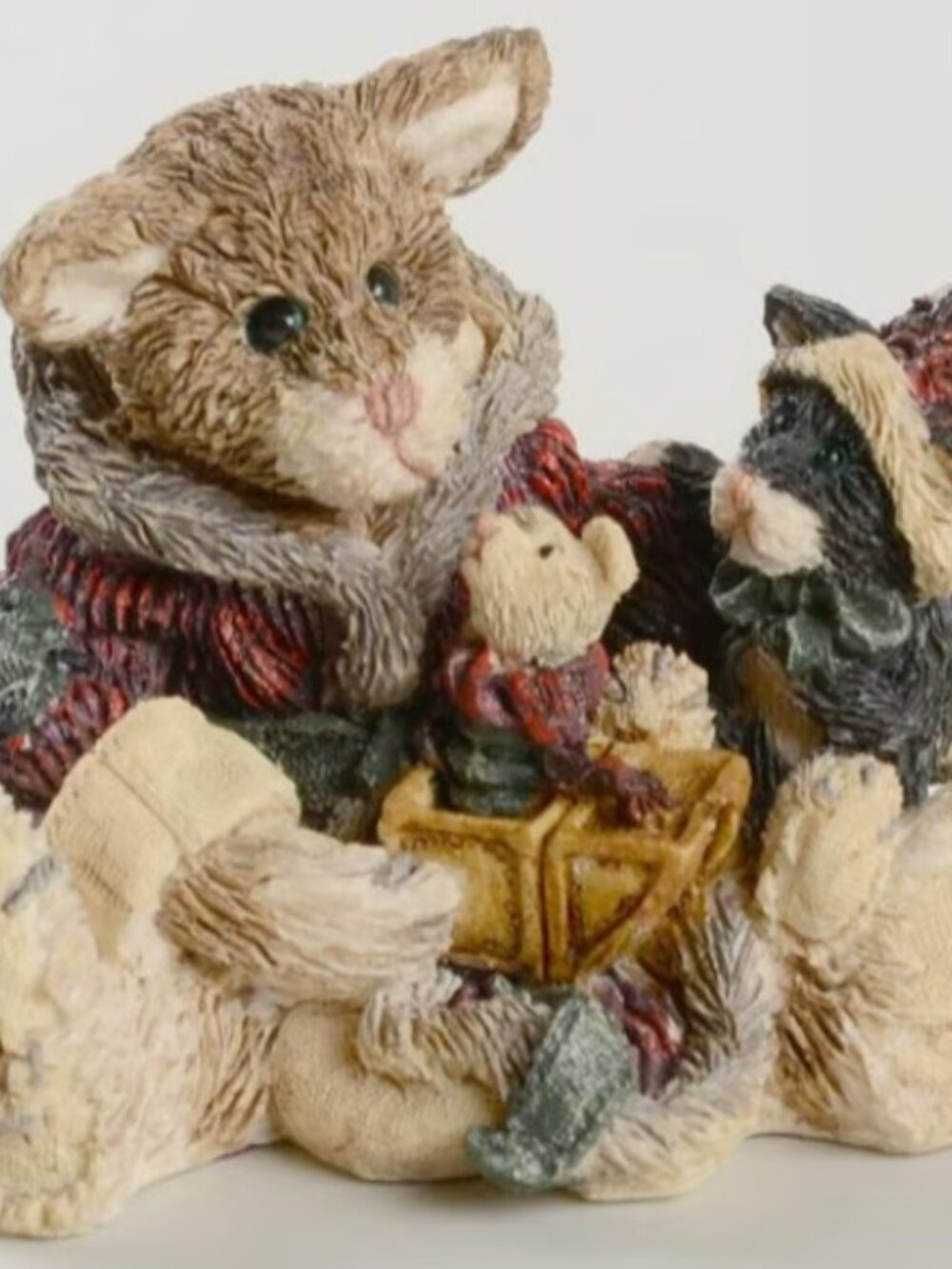 Cookie The Santa Cat - 2237 - Bearstone Collection by Boyds Bears BOXED
